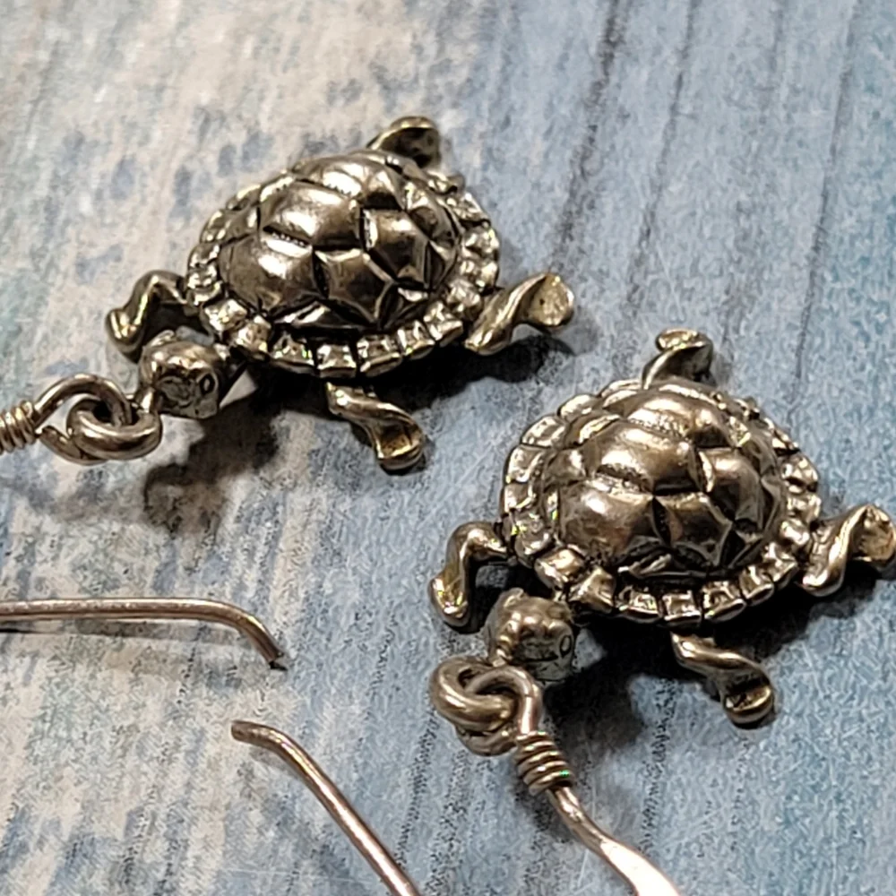 Sterling Turtle Earrings. - Picture 11 of 11